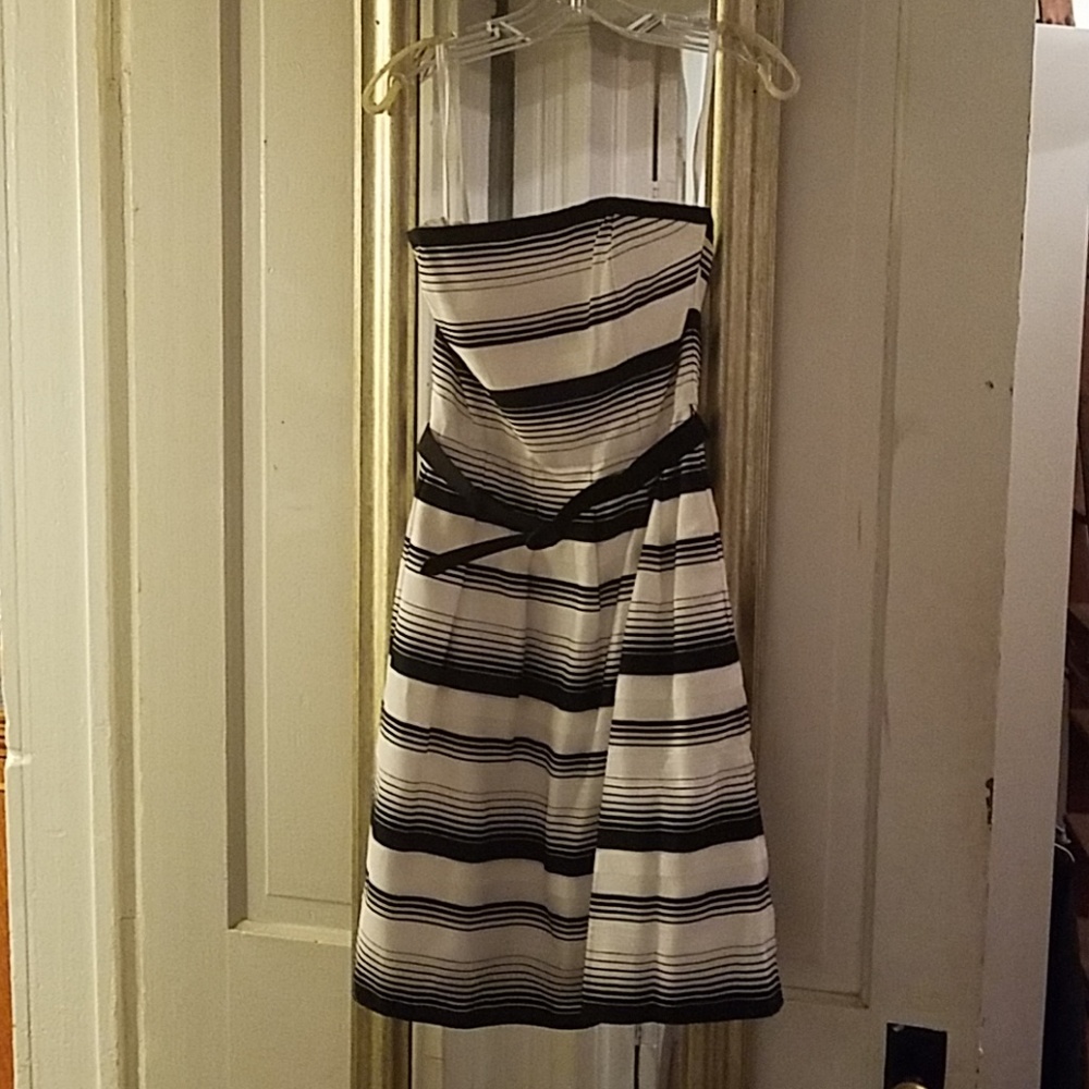 White House Black Market Strapless Dress